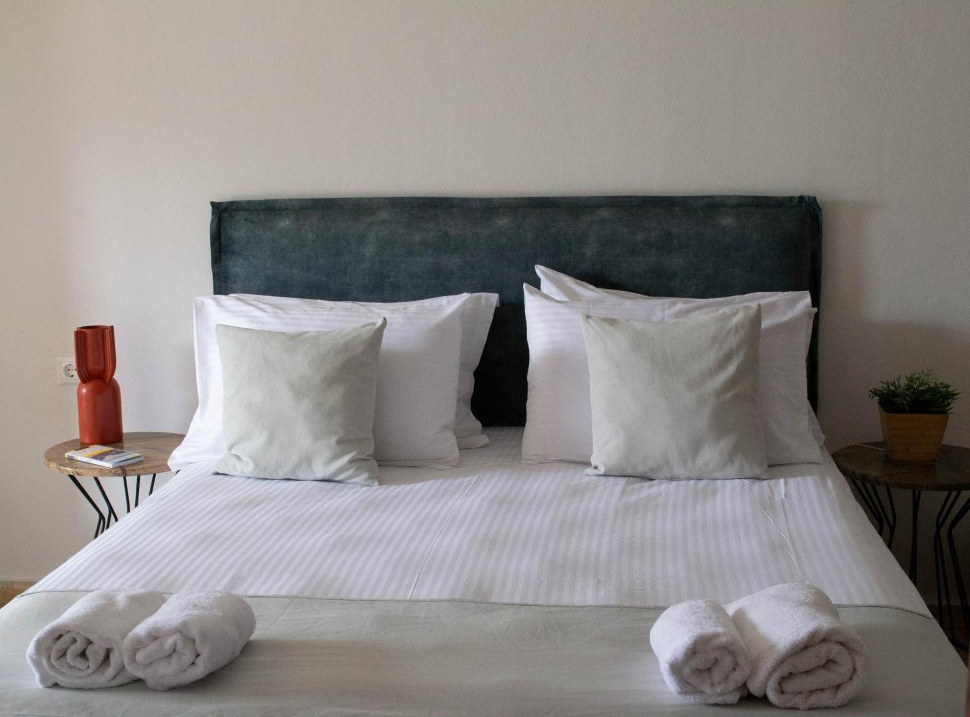 Oniropetra Luxury Suites Armakha Buitenkant foto