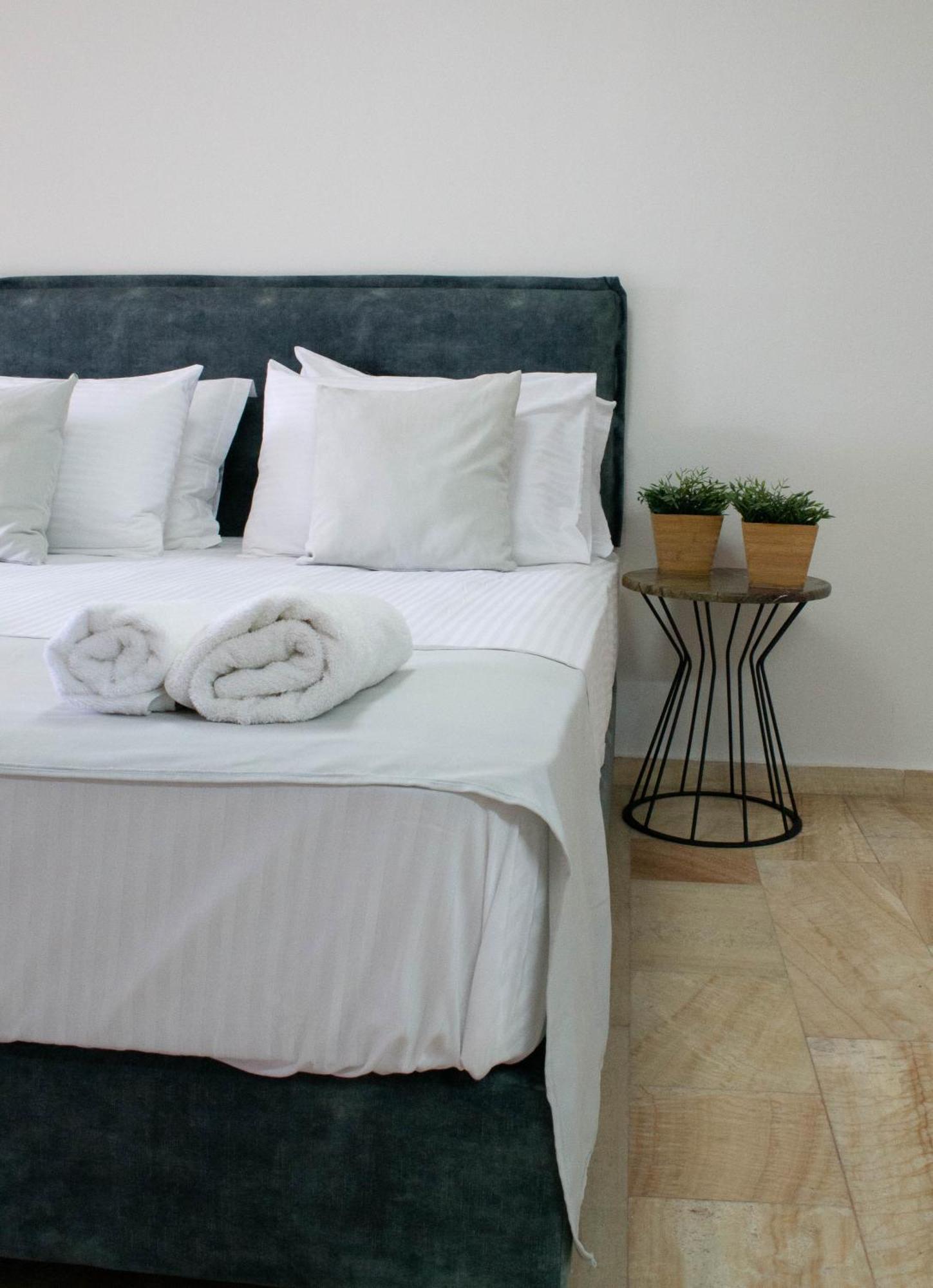 Oniropetra Luxury Suites Armakha Buitenkant foto