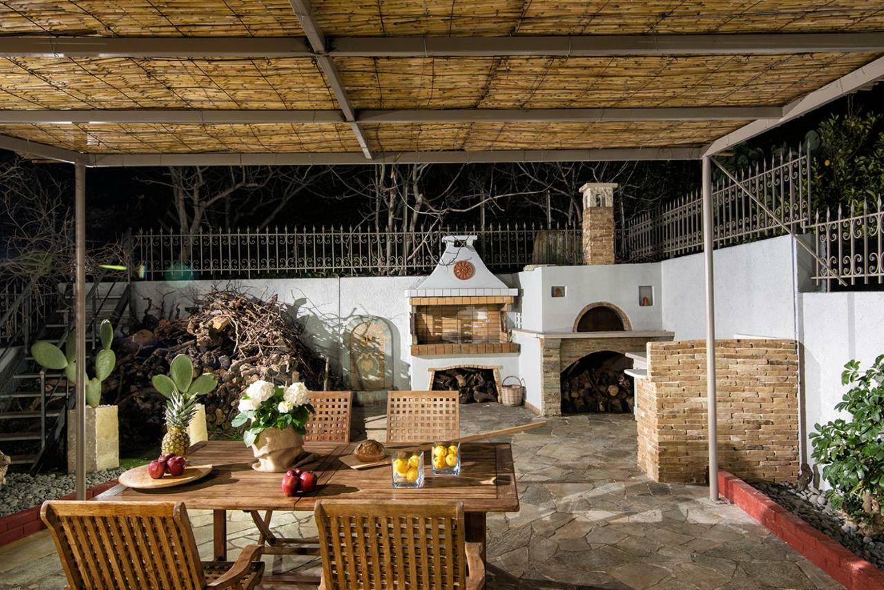 Oniropetra Luxury Suites Armakha Buitenkant foto