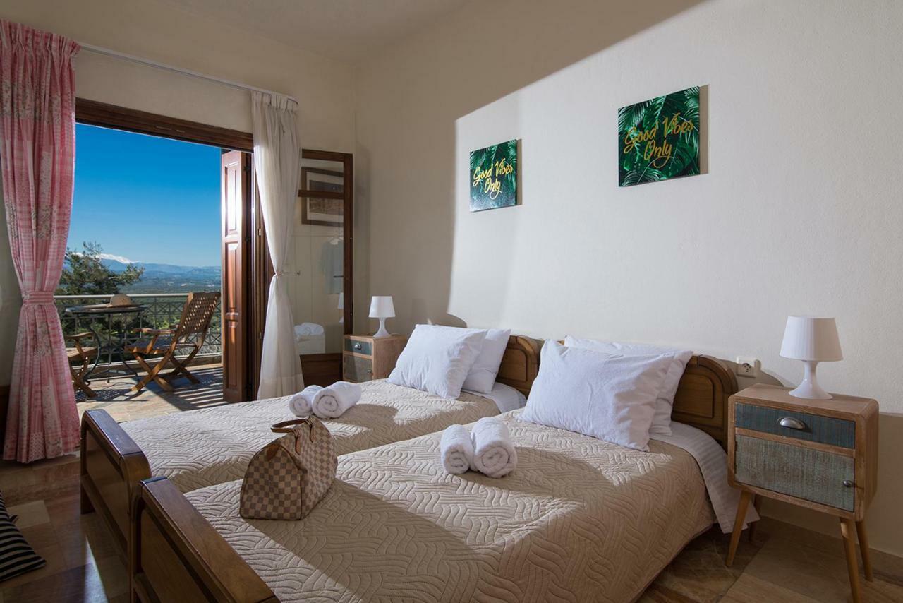 Oniropetra Luxury Suites Armakha Buitenkant foto